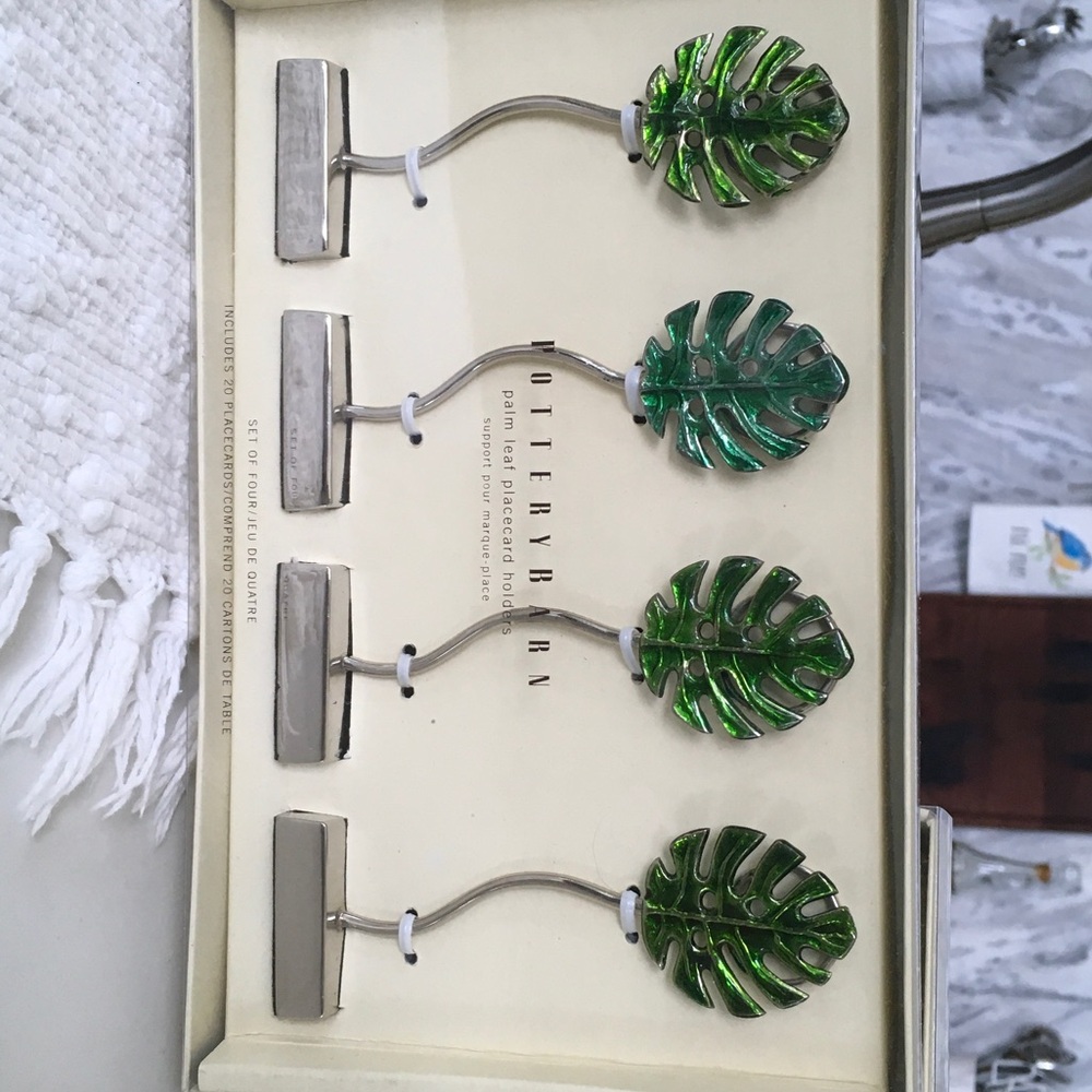 Pottery Barn Green Palm Leaf Place Card Holders (Set of 4)
